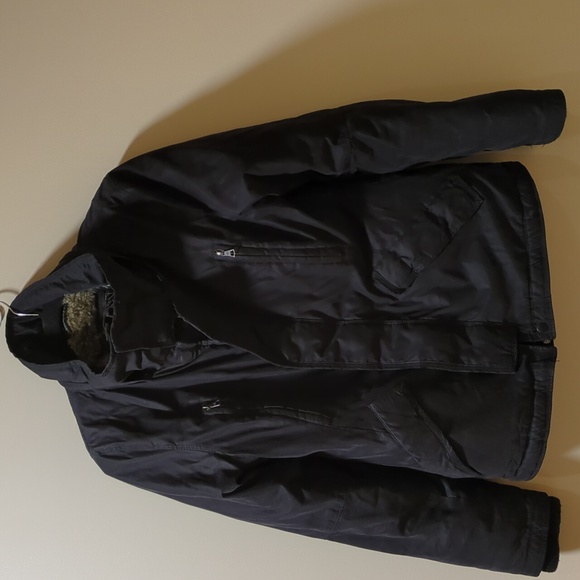 ❄️TNA | Aritzia Women's Faux Fur Winter Jacket - Picture 1 of 7